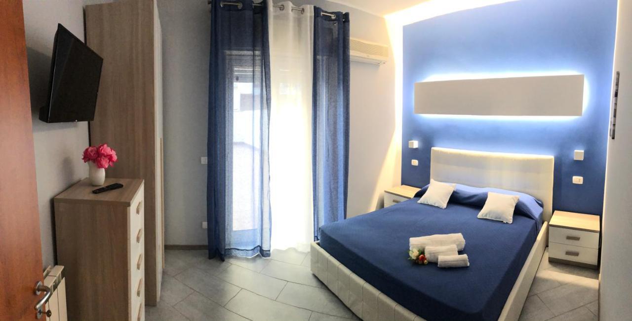 Apartments " Le Ginestre" Ачиреале Екстериор снимка